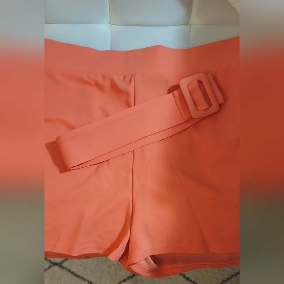 Coral Short Set Suit - Picture 2 of 3